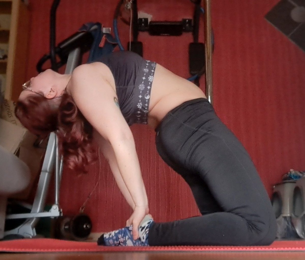 ScarletsFlame's tweet image. After 2,5 months of training.
With some weeks without training
First progress #flextraining #fitness #workout #training