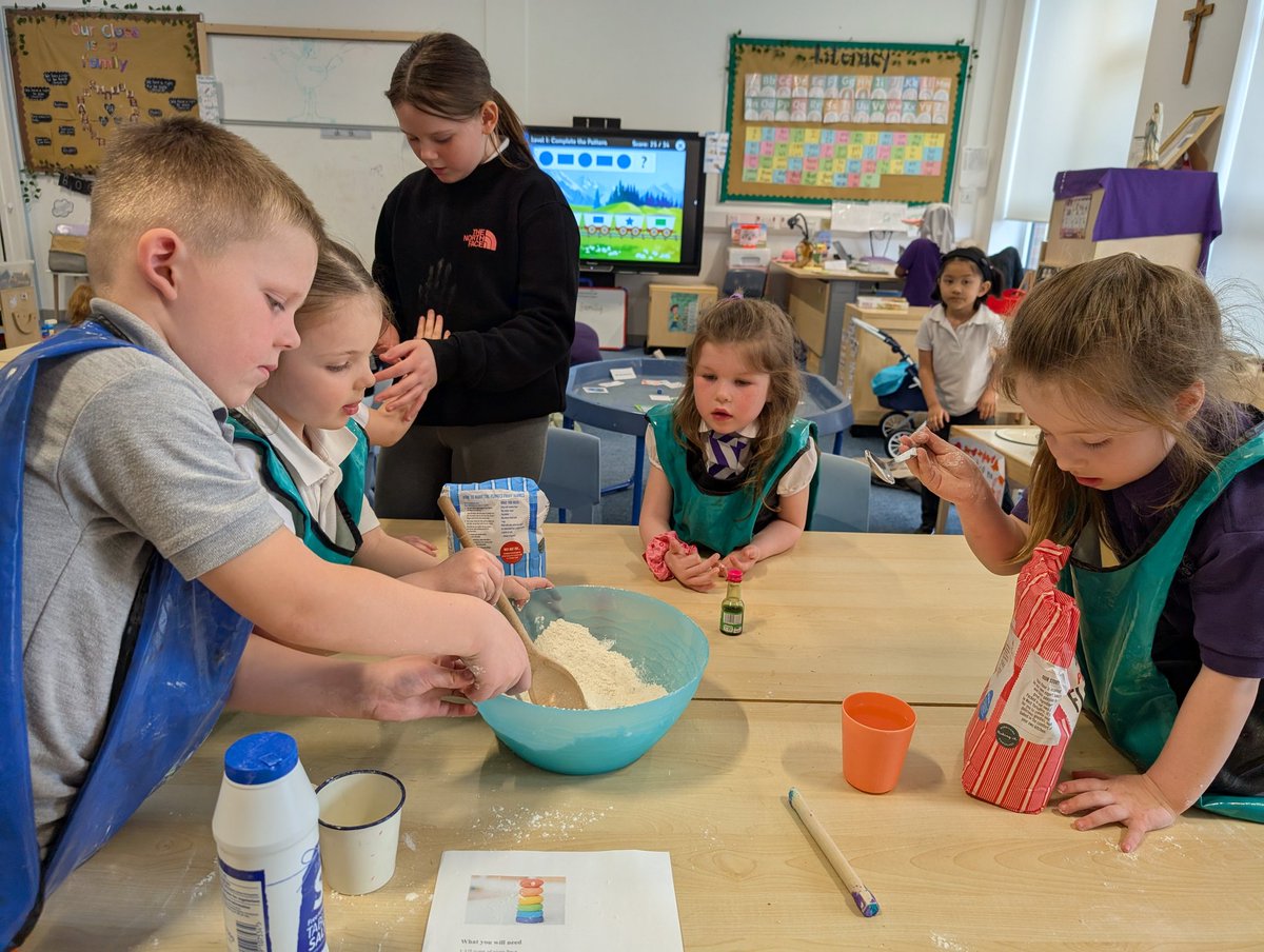 Anne Dougan (@annedougan5) on Twitter photo Playdough fun in Primary 1! We enjoyed making then playing with our playdough. #playistheway <a href="/ASP180/">All Saints Primary School, Greenock</a> Playdough fun in Primary 1! We enjoyed making then playing with our playdough. #playistheway <a href="/ASP180/">All Saints Primary School, Greenock</a>