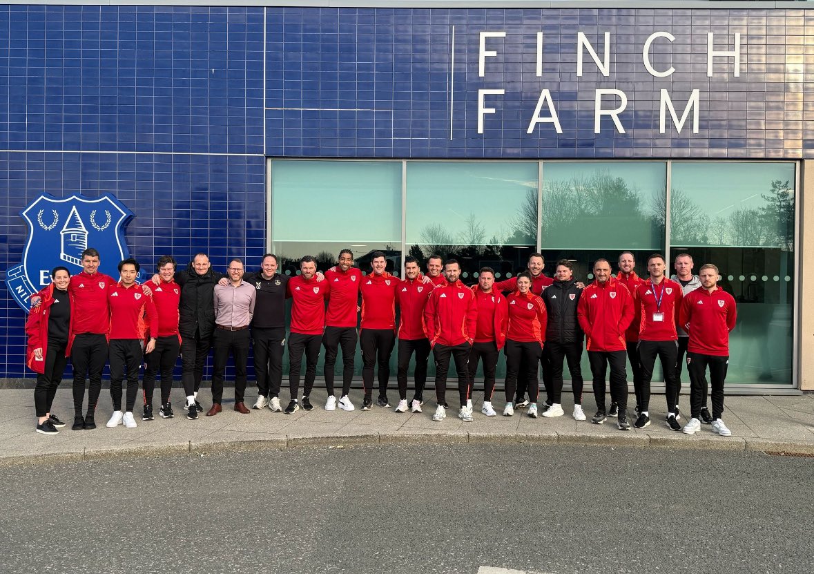 AdrianHarvie's tweet image. Another fantastic few days on @FAWCoachEd Pro Licence. Definitely challenged my thinking within the youth development and senior space. A real special cohort of people that I’m proud to be a part of 🏴