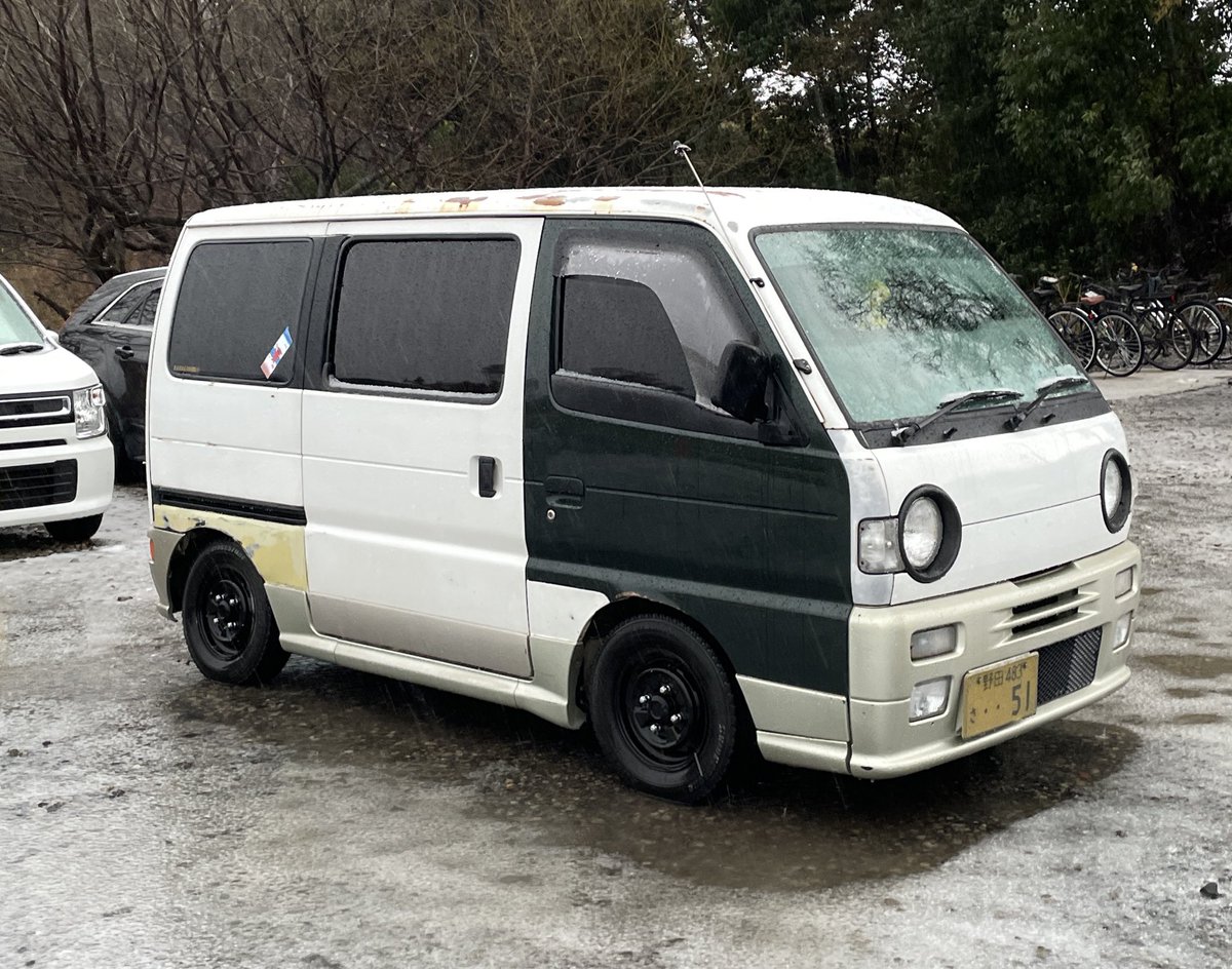 撮影NGだったのに…
それと型式間違ってるツッコミどころ(笑)
当の車の現在（╹◡╹）笑
程よい車高とタイヤに純マフが快適すぎて車検終わったのに戻さないスタイル！(笑)