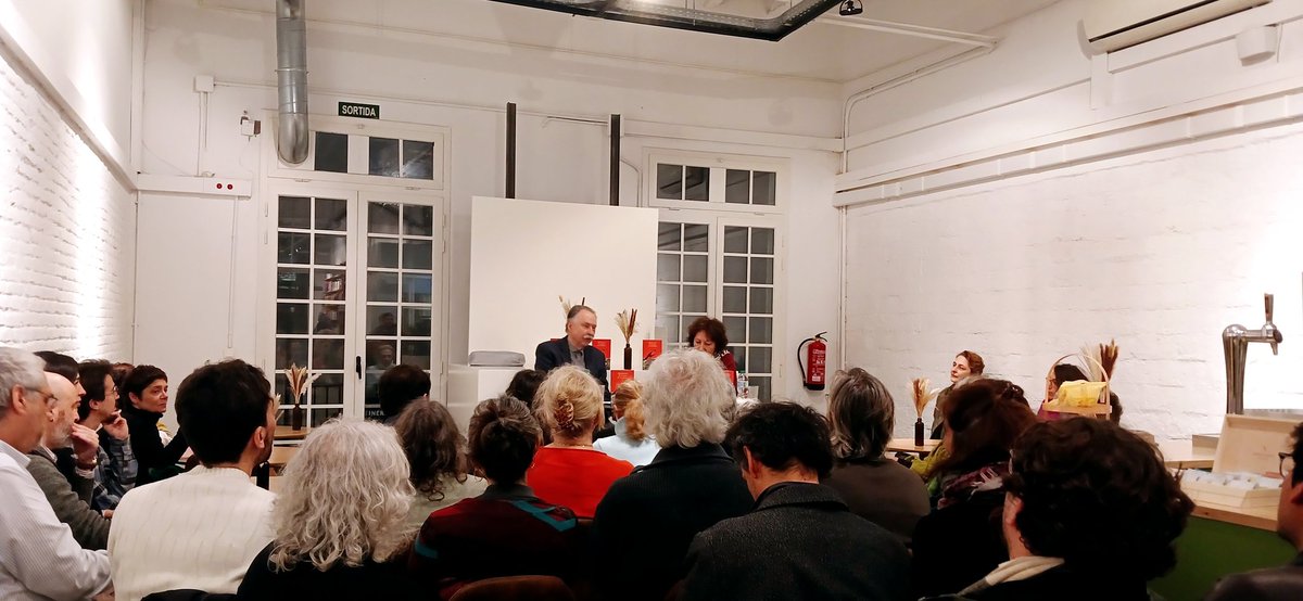 «La traducción es deseo.», Adan Kovacsics

Lujo de presentación de 'El destino de la palabra', <a href="/SubsueloEd/">Ediciones del Subsuelo</a>.