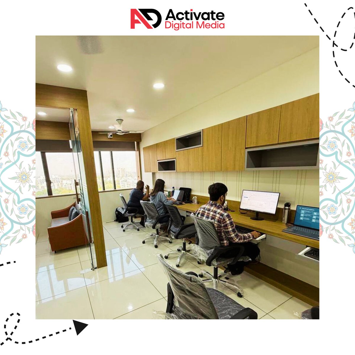 activatedigi's tweet image. Incredible visit to our Ahmedabad office.
Grateful for quality time with partners @saurabhpatelseo  &amp;amp; @harishddn  and our amazing SEO, PPC &amp;amp; Social Media teams. 💼✨
Great convos, strong connections &amp;amp; a look ahead at what’s next. 
📍 Ahmedabad, India 📸 Swipe for highlights…