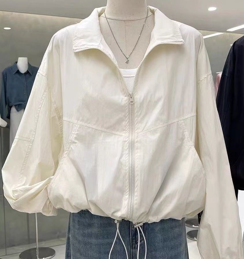 jacfkpot's tweet photo. jacket parasut oversize ada versi crop juga, multifungsi banget nih bisa dipakai buat olahraga ataupun hangout 🤗👍 https://t.co/NVo3QGUqm5