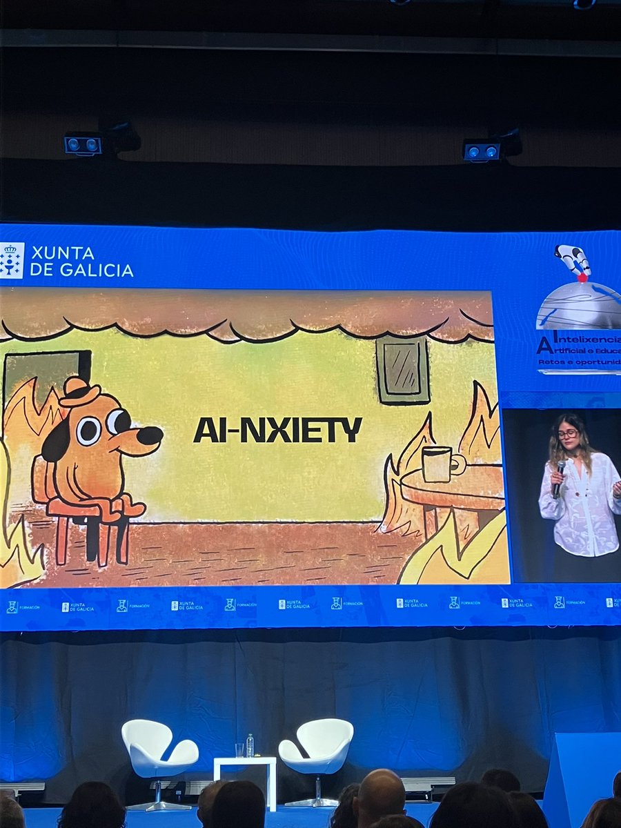 Maravillosas charlas de #AlbaMeijide y #LorenaFernández en el Congreso de IA e Educación