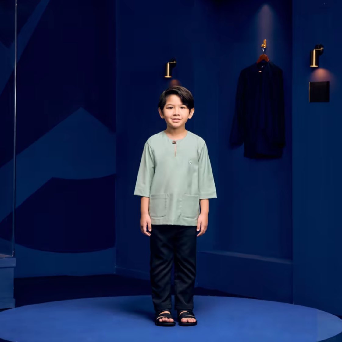 _zahwareza's tweet photo. Another Day, Another Giveaway: Bulan Bintang Setia Alam Edition 🌙🌟

GIVEAWAY 2

This time I nak panggil mommies, daddies, aunties and uncles sekalian sebab.. kita nak belanja baby boy korang:

1. Kurta Kids Bulan Bintang 
2. Teluk Belanga Kids Bulan Bintang

Ada dua winners 🫶 https://t.co/7ryIlxVHDl