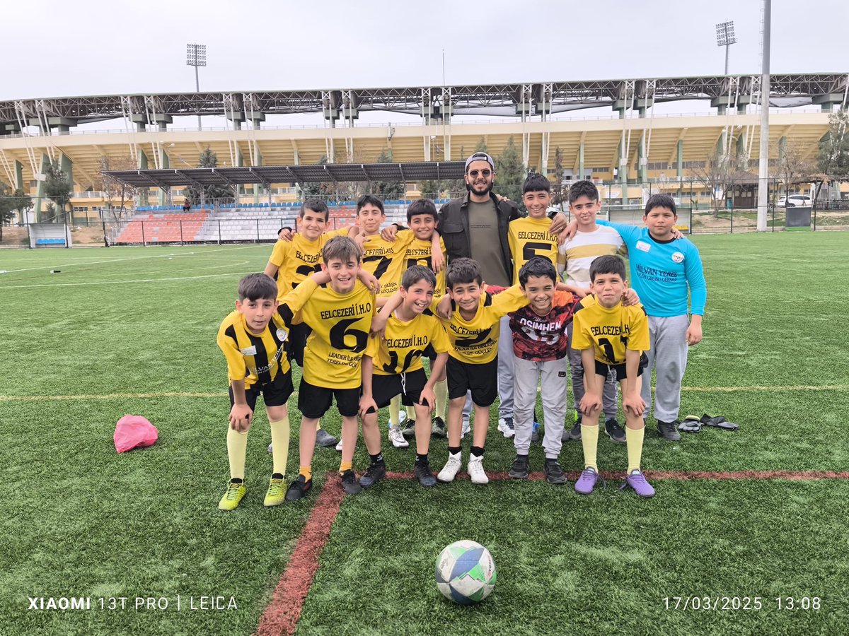 Okulumuz küçükler futbol takımı Şanlıurfa'da düzenlenen müsabakalarda Çeyrek finale kadar çıkmayı başardılar. Çeyrek Finalde elenen öğrencilerimizi ve Eyüp KAYA hocamızı tebrik ederiz.