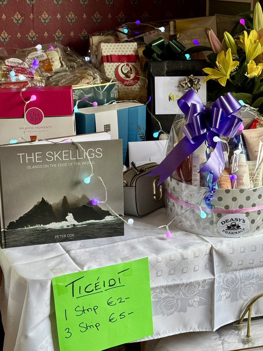 Attention fashion lovers!
Pop to Cronin’s Bar in Gougane today and dive into a world of sustainable style at their pre loved fashion pop up event and coffee morning for <a href="/CorkARCcancer/">Cork ARC Cancer Support House</a>