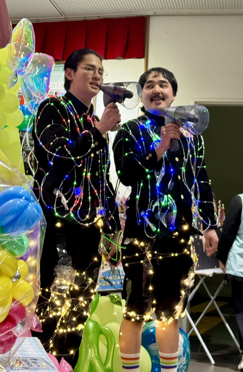 tukudani_fumi's tweet photo. 最後はお客さんに向けてお礼。
#ペ卒業公演
#UTUTU https://t.co/W3FzCRmK9e