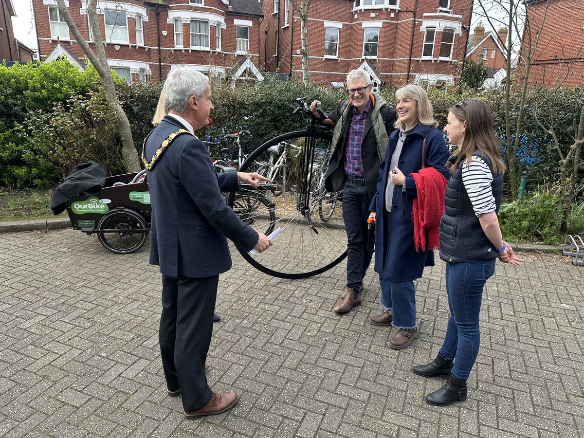Charles Campion (@charliecampion) on Twitter photo A trip to <a href="/KewEcofair/">Kew EcoFair</a> for the Barnes @OutBike cargo bike with some faulty electricals - great to meet live wire <a href="/theJeremyVine/">Jeremy Vine | Here, on Tiktok, Insta & Facebook</a> arriving to give a talk and Mayor <a href="/richardjpyne/">Richard Pyne</a> A trip to <a href="/KewEcofair/">Kew EcoFair</a> for the Barnes @OutBike cargo bike with some faulty electricals - great to meet live wire <a href="/theJeremyVine/">Jeremy Vine | Here, on Tiktok, Insta & Facebook</a> arriving to give a talk and Mayor <a href="/richardjpyne/">Richard Pyne</a>