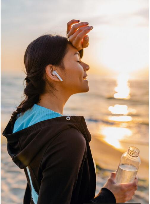 VitalWave8's tweet photo. Morning runs, ocean breeze, and golden sunsets—fuel for the soul. ☀️🏃‍♀️ #EndorphinRush #BeachVibes https://t.co/5XIBdoyspQ