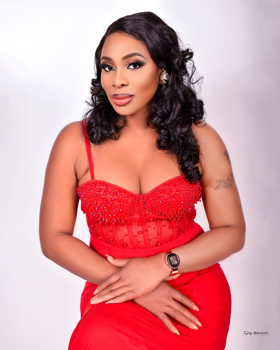 W_O_N_D_A_A's tweet image. Happy Birthday @trollingbees thanks for being such an amazing and beautiful soul. Wishing you long life,prosperity and a fulfillment of all your dreams,aspirations and goals. Love you sugar mummy ❤️