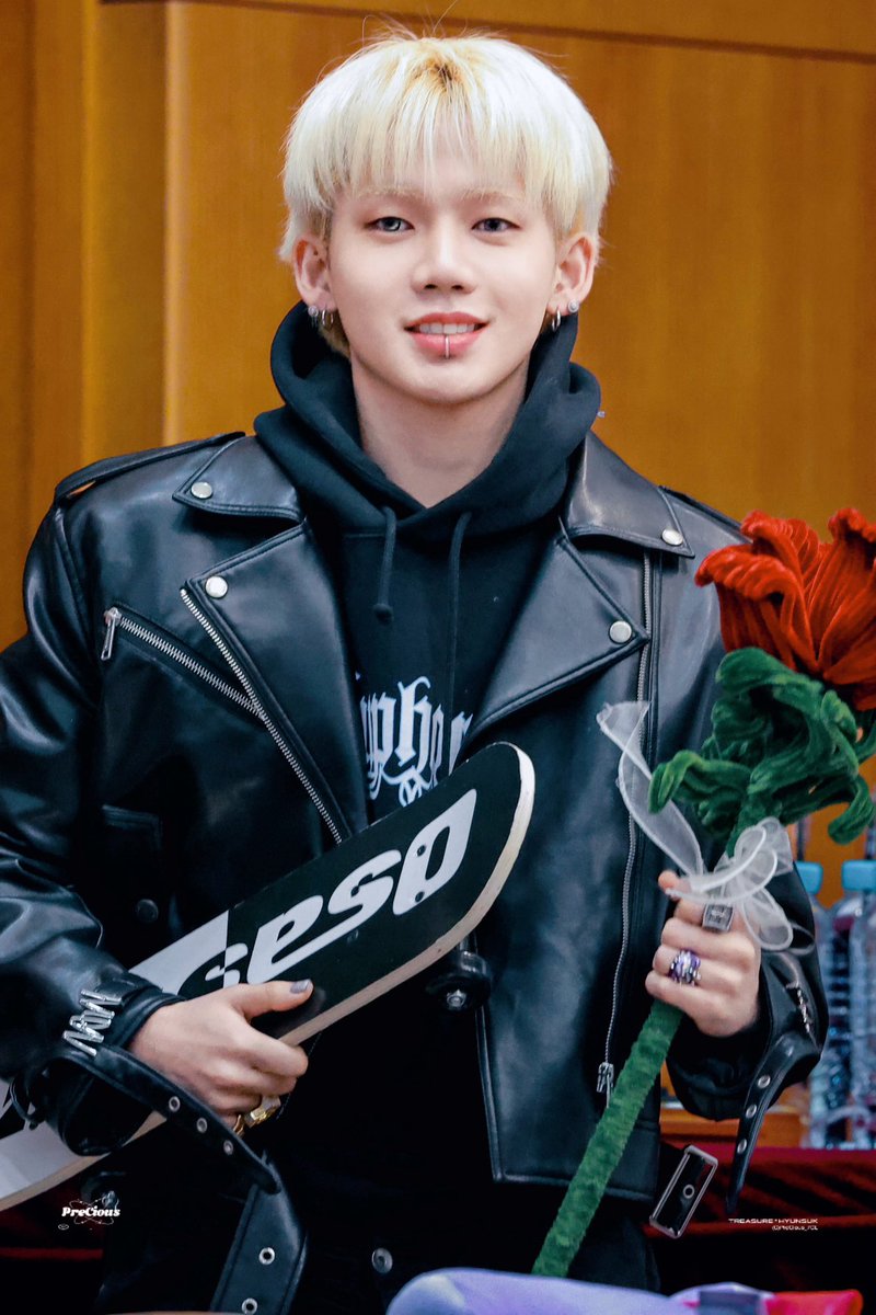 PreCious_7CL's tweet image. 250322 에버라인🖤🛹🥀
#최현석 #ヒョンソク #CHOIHYUNSUK
#트레저 #TREASURE