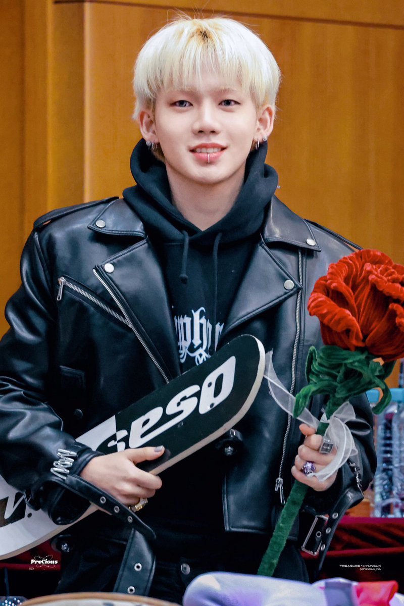 PreCious_7CL's tweet image. 250322 에버라인🖤🛹🥀
#최현석 #ヒョンソク #CHOIHYUNSUK
#트레저 #TREASURE