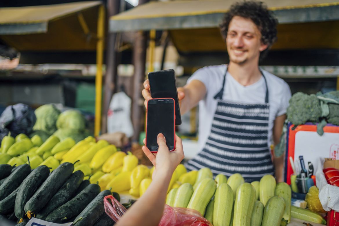 thefintechtimes's tweet photo. With multiple companies announcing #taptopayoniPhone expansions into new countries, we explore the potential and hurdles facing #taptopay technology and tap to pay on iphone, hearing from @AmexUK @ubirider https://t.co/G7erjzsUbW https://t.co/qAcNuJfB20