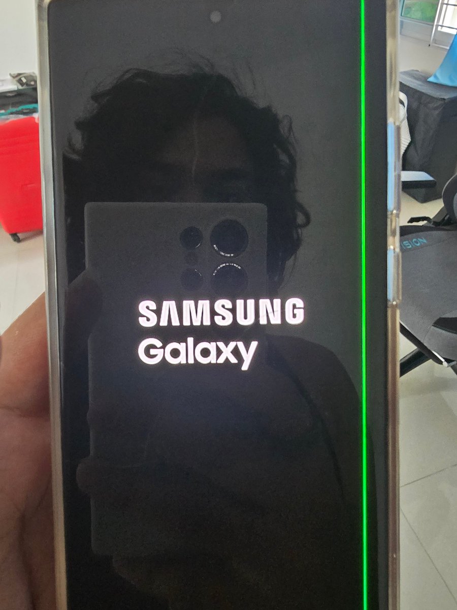 gururajYsawant's tweet photo. Just after the February security patch, this happened on my S22 Ultra, @SamsungIndia please help me out with this issue 
#Greenline #Samsunggreenline https://t.co/HB75QMFtoD