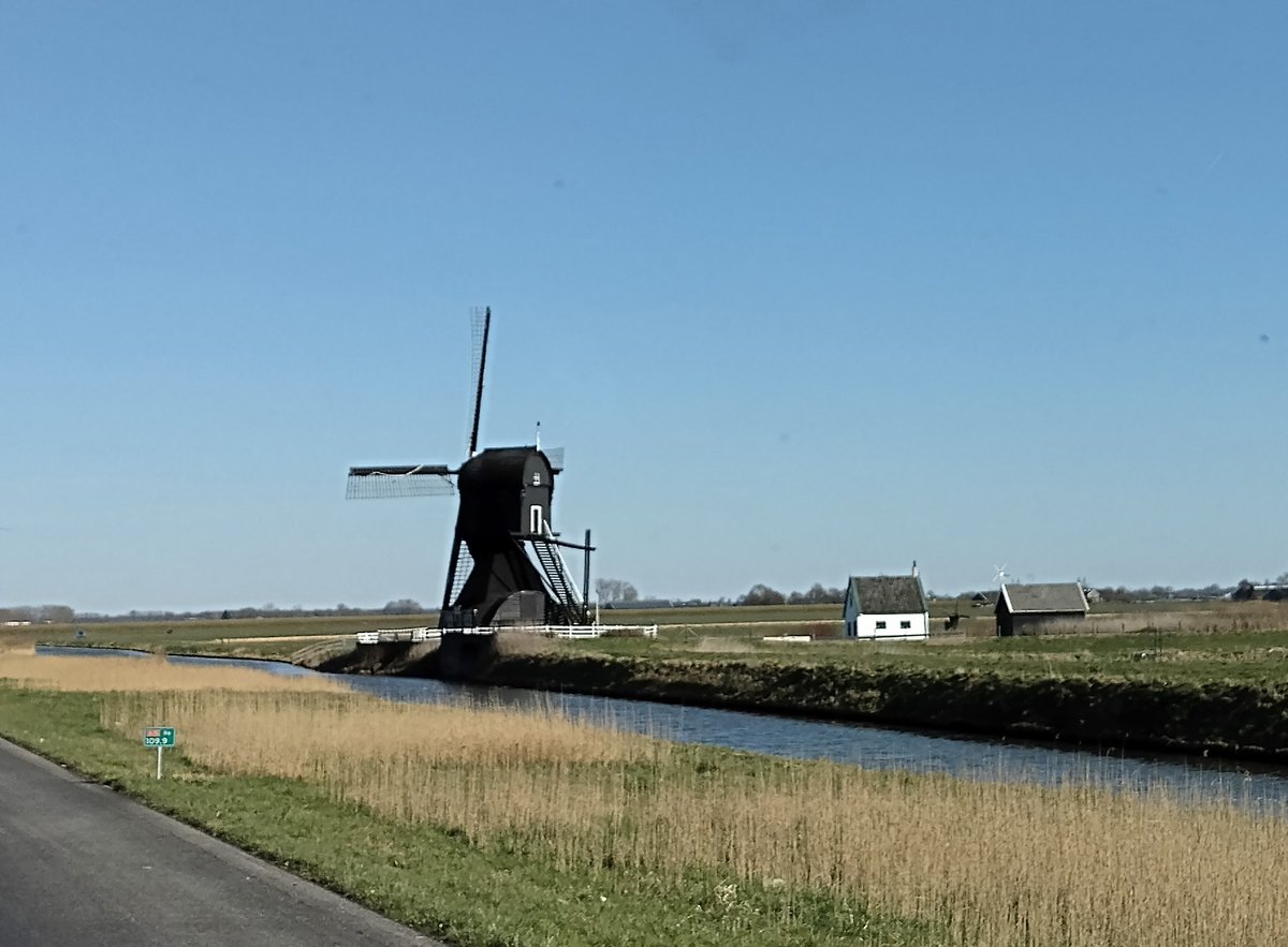 BULLRetrurn's tweet photo. Mijn #weekweek in 4 foto's #beroepstoerist #molentjes #binnenvaart #fijnweekend https://t.co/4b3EjcTNOz