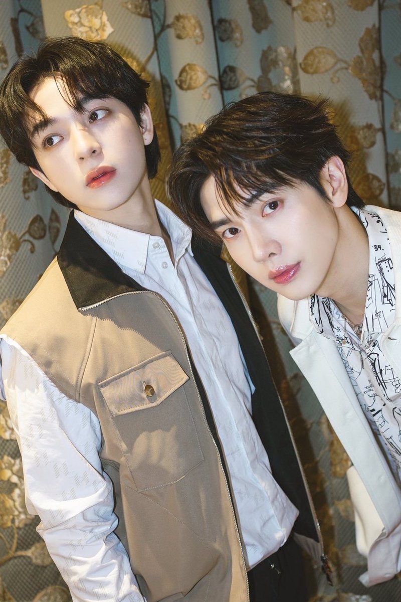 starrybas_'s tweet photo. How am I supposed to breathe when they look this good?! Send help.. 🫠❤✨🎀

#6CODE
#MaxkyBas1stFansignShanghai https://t.co/I121fRebEA