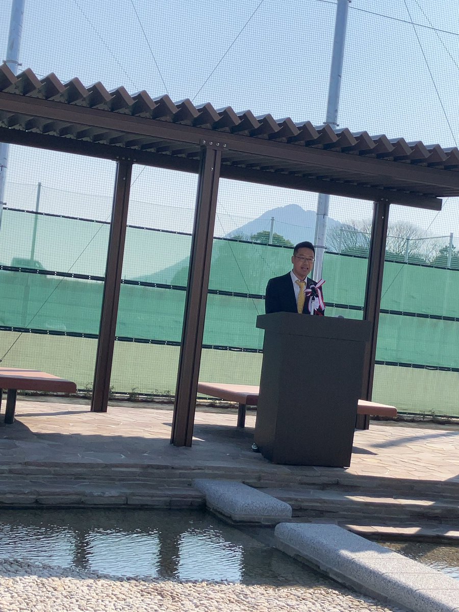 今日の午前中は、守山市の立入公園開園記念式典に出席して来ました。運動公園として、災害時には防災拠点となるように工夫された素晴らしい公園となりました。また、春らしい天気で良かったです。
午後は、地元自治会の監査でした。