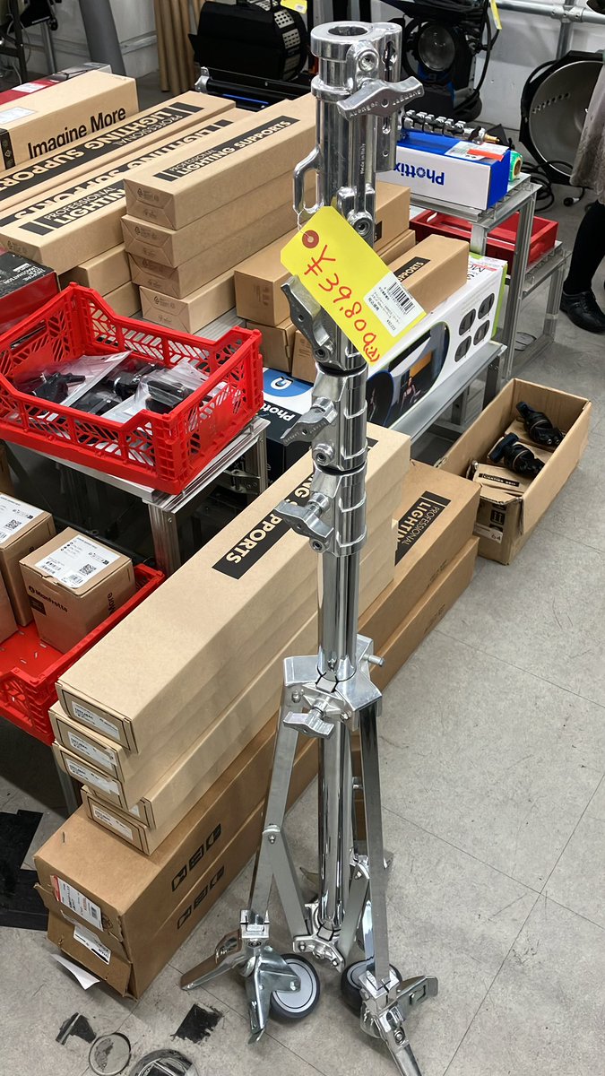 ginichi's tweet photo. 【プチアウトレットセール】アベンジャーののローラースタンドA5042CSの中古品が出ました。
とてもきれいです。
#ginichi #studioshop #avenger #中古スタンド #銀一 #スタジオショップ https://t.co/r0234jFZMe