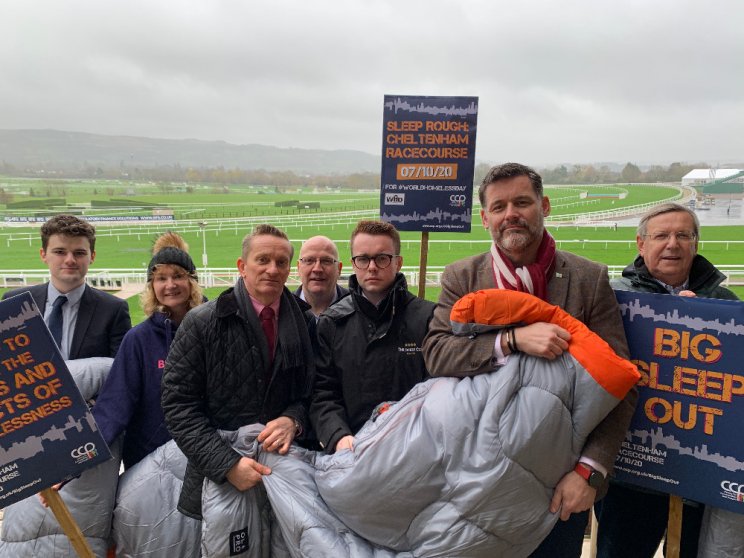 As well as Darren Stevens taking part in next week's <a href="/CCPCharity/">CCP</a> Big Sleep Out - his son Matt Stevens is also taking part. In 2020 he took this PR photo for the Sleep Out that had to be cancelled due to Covid.
ccp-big-sleep-out.raisely.com/matt-stevens