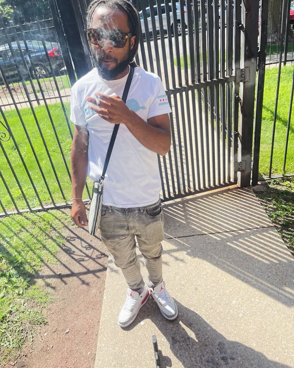 Trayrasta69's tweet photo. Drip &amp;drown 🪼 https://t.co/QVehU1abRM