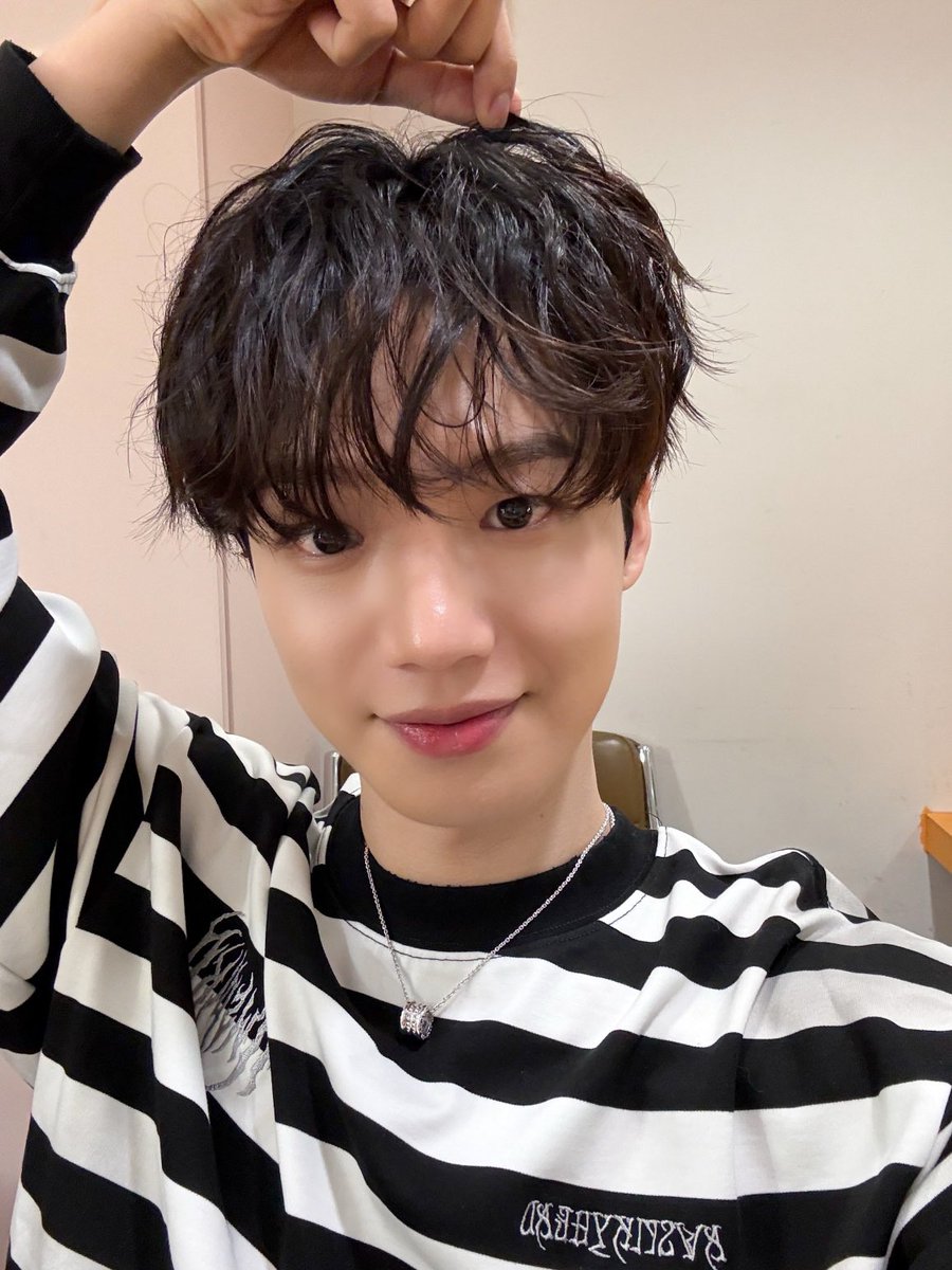 LYM_offcl's tweet photo. [📸] 2025.03.22
인터아시아 팬사인회 🤍🖤

#LIMYOUNGMIN #임영민
#OnMyWay #3RD_EP_OnMyWay https://t.co/StWmJZCTwx