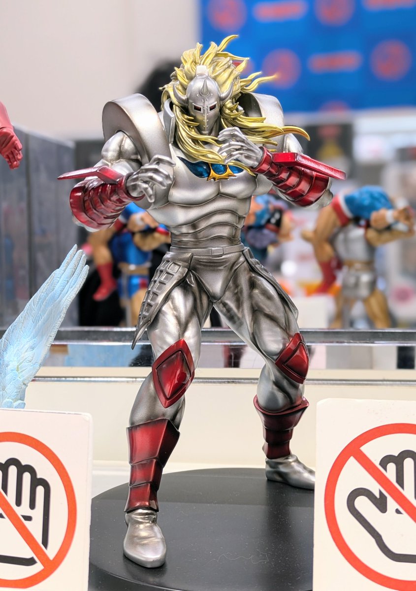 pastime6171's tweet photo. キン肉マンフェスティバルに行ってきた
盛況ですね⚡
狙いのフィギュアは売切れてたけど
物販の種類は豊富で
展示物も良く楽しかった！
アパレルや雑貨のデザインも全体的に良い！
久々に買い物でどれにしようかって
迷って楽しかった🤖 https://t.co/Z9yOwrsYcK