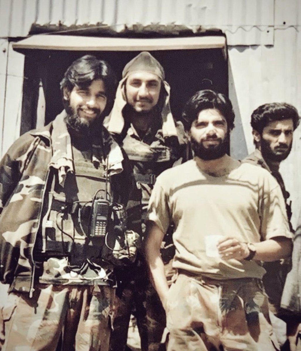 love_for_nation's tweet photo. Even our mother land will fall short of words to tell your valour, grit and determination...
Homage to
Major Mohit Sharma
AC (P), SM
1 PARA SF
on his 16th Anniversary of that fateful day we lost him fighting against terrorists at Hafruda forest of Kupwara.
#MajorMike
🇮🇳💐🙏🏼 https://t.co/zrL9VuSlhZ