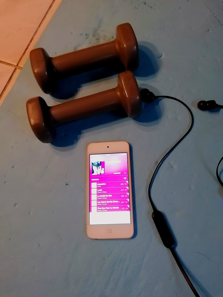 jeukv's tweet photo. https://t.co/2VL14mYb3m  Séance de sport 💪avec de la bonne musique 🎶🎶😊 https://t.co/YTVA4gsSaV