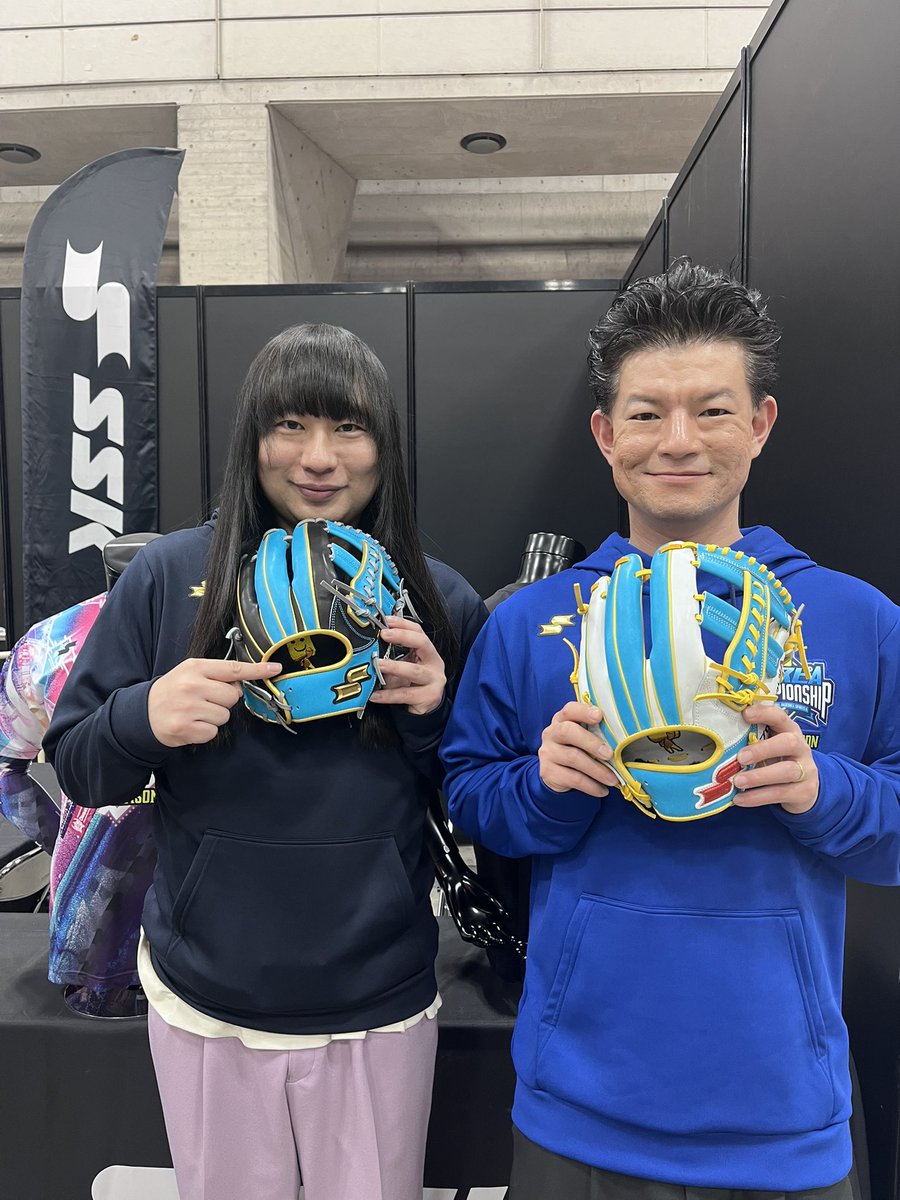 ブースにネコニスズのお2人にも来て頂きました〜😆 調子くんグラブと