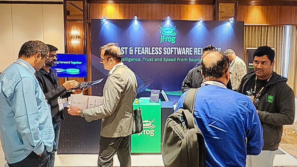 jfrog's tweet photo. Thanks for joining JFrog at the 5th Edition of DevOps Conclave 🐸 🌟

A huge thank you to everyone who participated in the 5th Edition of #DevOpsConclave in Bangalore, organized by UBS Forums Pvt. Ltd.! 

It was truly a pleasure connecting with so many incredible leaders in the #DevOps domain, exchanging insights, and discussing the future of software delivery.

We look forward to continuing the conversation around #EveryOps and driving innovation together. Let’s keep the momentum going!