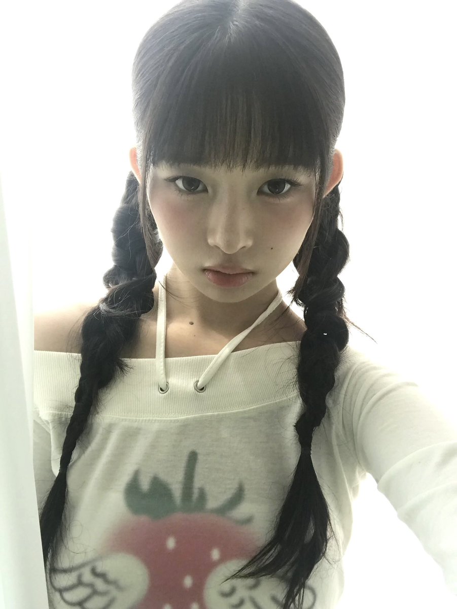 .*･ﾟʚ🍓ɞ*. ﾟෆ˚*

#IVE #아이브 #REI #레이