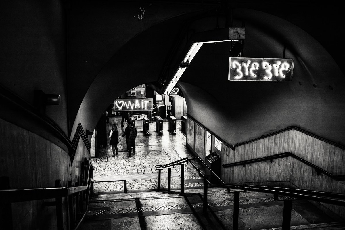 antoniocrialesi's tweet photo. #fotografiabiancoenero #biancoenero #fotobn #bn #metropolitana #interno #urbanlandscape #interior #city #subway #documentingstreet #urbanphotography #urbanscene  #blackandwhite #blackandwhitephotography #bnw #bnwphotography #photography #bw #photo https://t.co/LDdWwo2xzZ