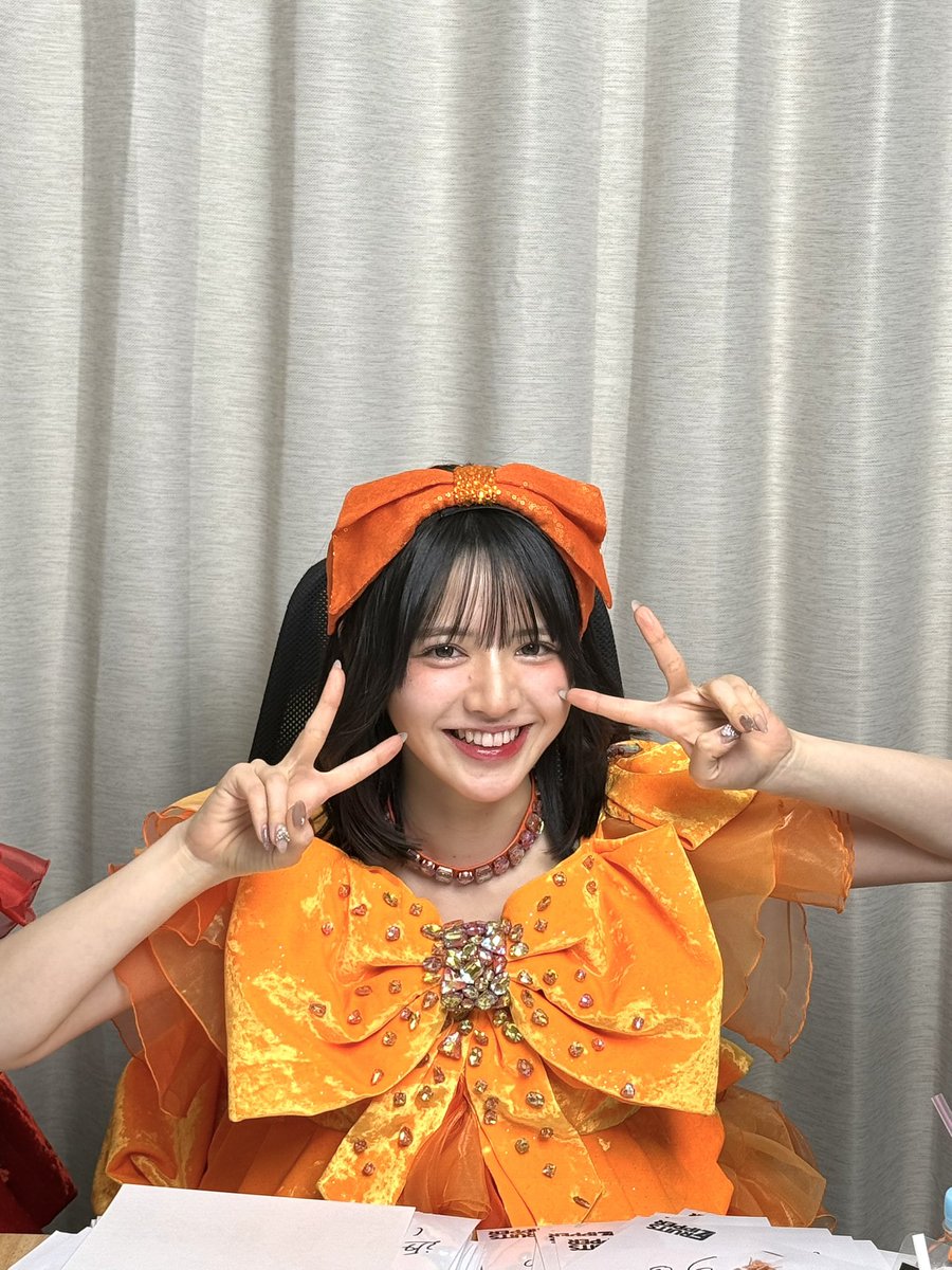 Amazon.co.jp: 鎮西寿々歌 FRUITS ZIPPER 生写真 サイン : おもちゃ