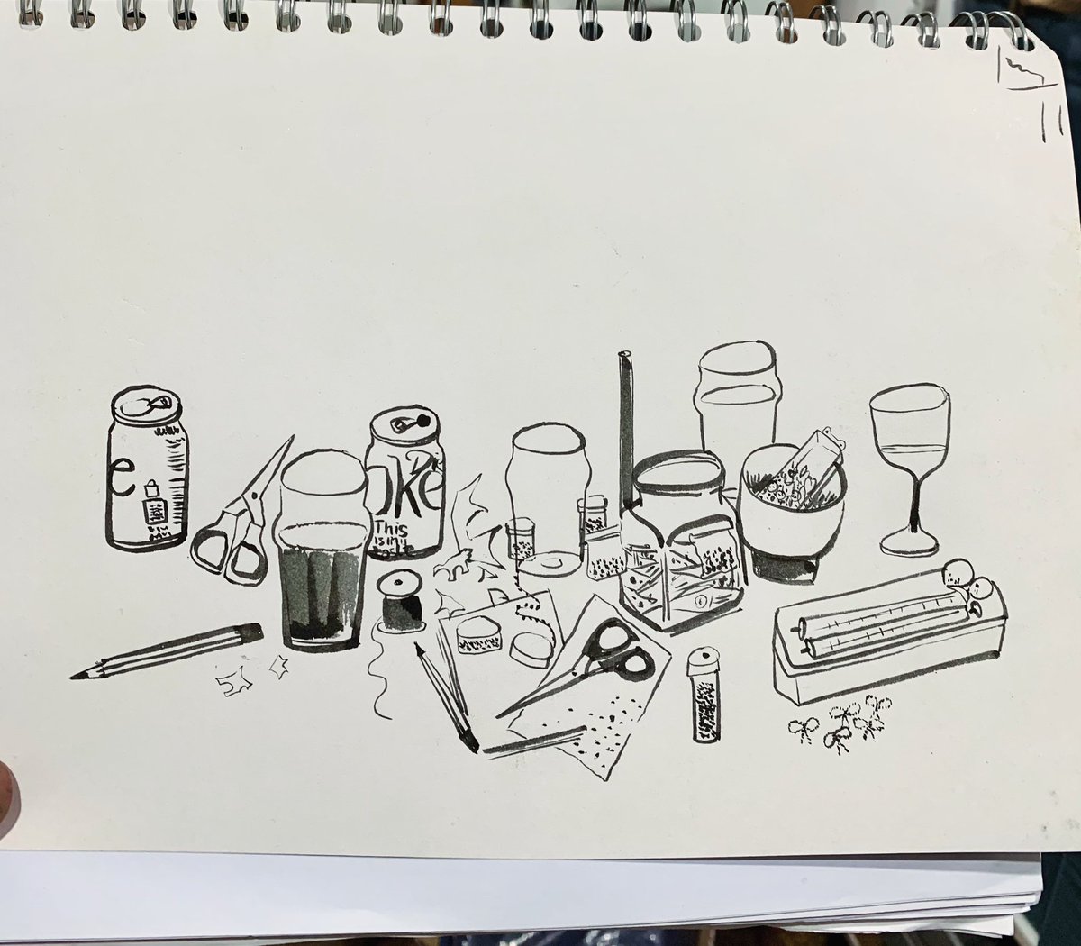 Remixing yesterday’s #dailydrawing with added #CCMalachite for this weeks #colour_collective post. 
#stilllife #drawing #ArtistOnTwitter #ArtistOnX #thedailysketch