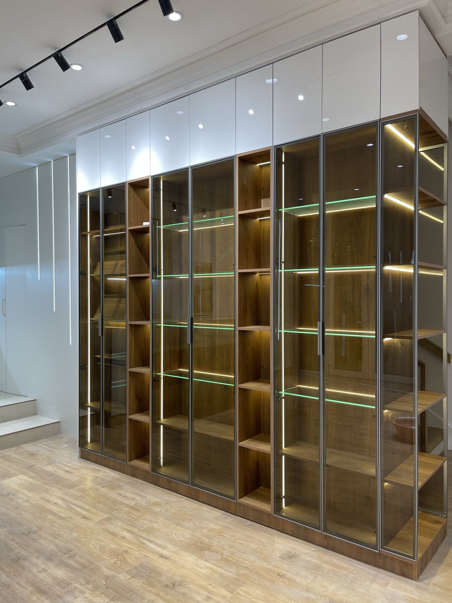 Wine тавиур… шилэн хорго захиалгын дагуу 
Залаатын аманд байрлах, Zalaat Villa-д захиалгын дагуу хийж өглөө. 

Утас : 8011-2326