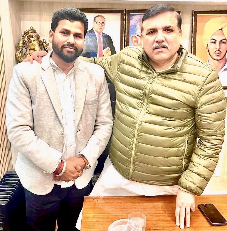 Ram Chander Yadav (@rcy_chd) on Twitter photo आप आदमी पार्टी के मजबूत स्तंभ, हमारे अभिभावक एवं बड़े भाई <a href="/SanjayAzadSln/">Sanjay Singh AAP</a> भइया को जन्मदिन की शुभकामनाएँ 🎂ईश्वर से आपके अच्छे स्वास्थ्य एवं दीर्घायु की कामना करता हूँ।
#HappyBirthday आप आदमी पार्टी के मजबूत स्तंभ, हमारे अभिभावक एवं बड़े भाई <a href="/SanjayAzadSln/">Sanjay Singh AAP</a> भइया को जन्मदिन की शुभकामनाएँ 🎂ईश्वर से आपके अच्छे स्वास्थ्य एवं दीर्घायु की कामना करता हूँ।
#HappyBirthday