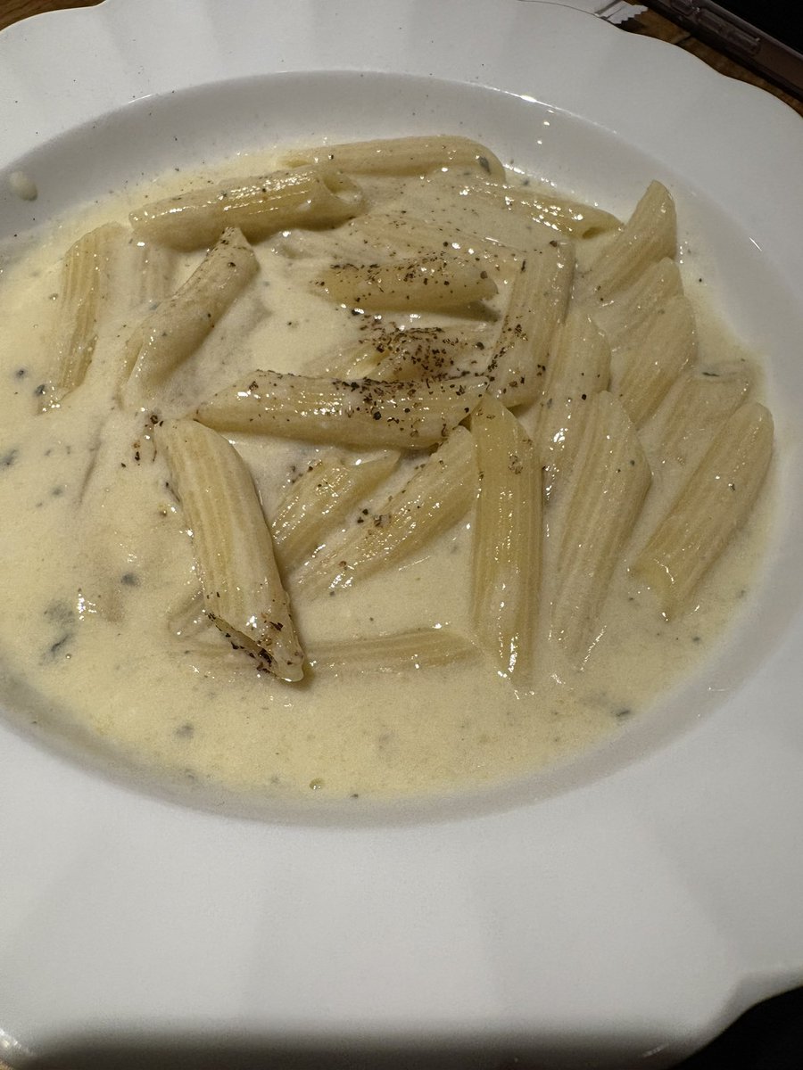 mii000288's tweet image. 昼飲み〜🍻✨
久しぶりの洋食うま〜😭😭
昼飲み最高過ぎる😂😂