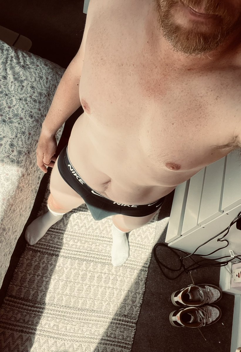 HNerdyintrovert's tweet photo. Happy Weekend you sexy bastards https://t.co/WdQjPqCtrb