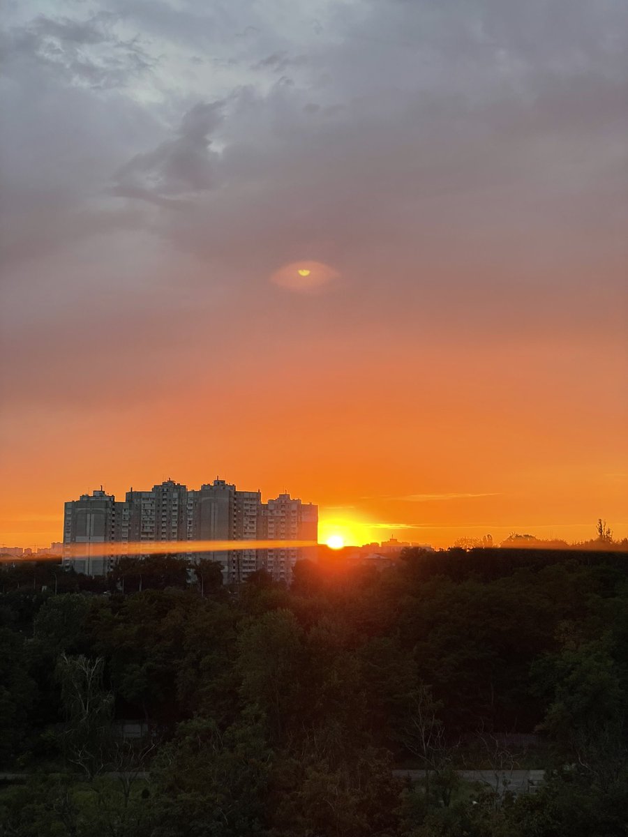 gm ☕️

spent all night painting and I have no regrets♥️✨✨