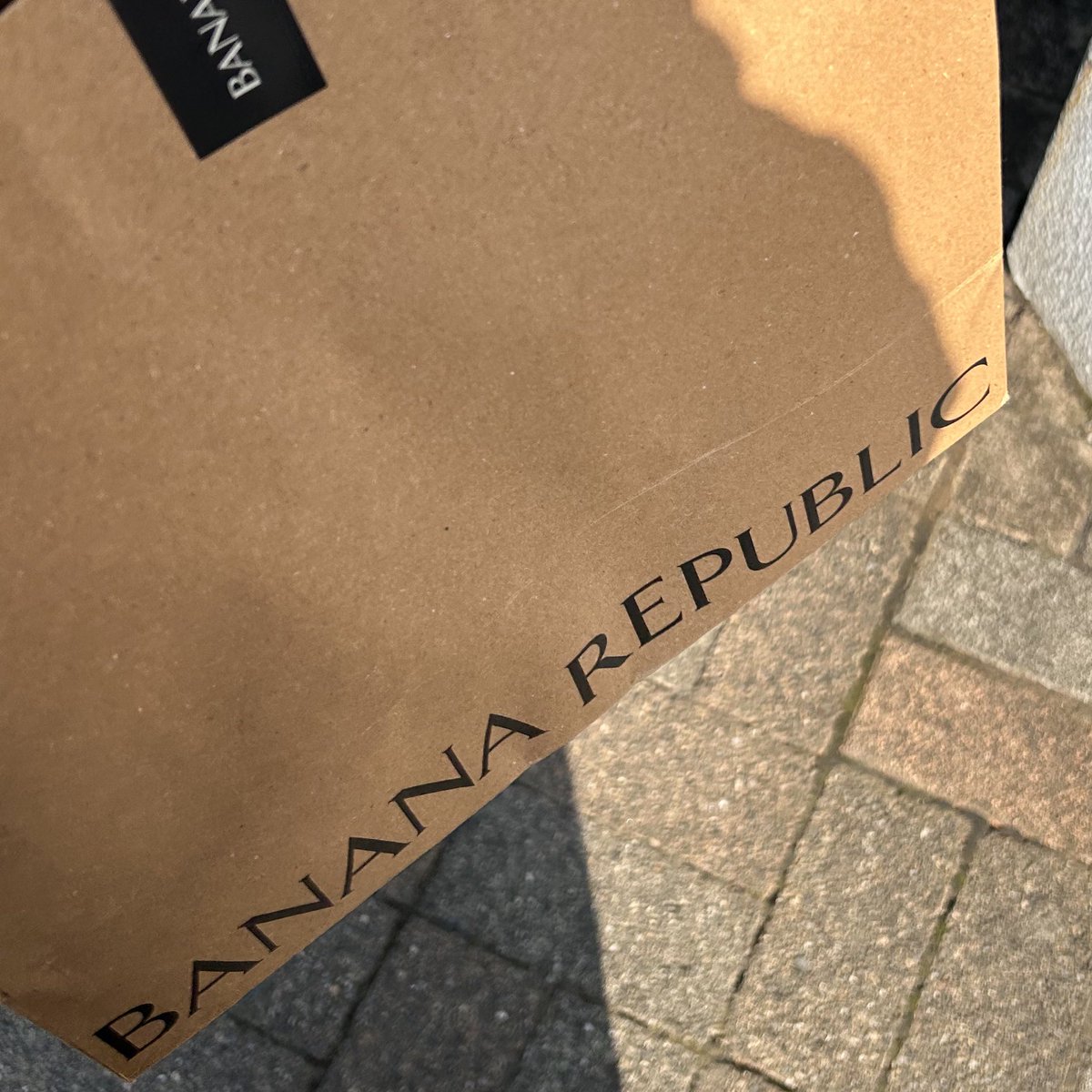 isbs_pico's tweet photo. #BANANAREPUBLIC
#バナナリパブリック
#岸くん

近所にあったバナリパが閉店してしまって残念だったけど出かけた先で岸くんに遭遇✨✨ https://t.co/suKuPjYCZ5