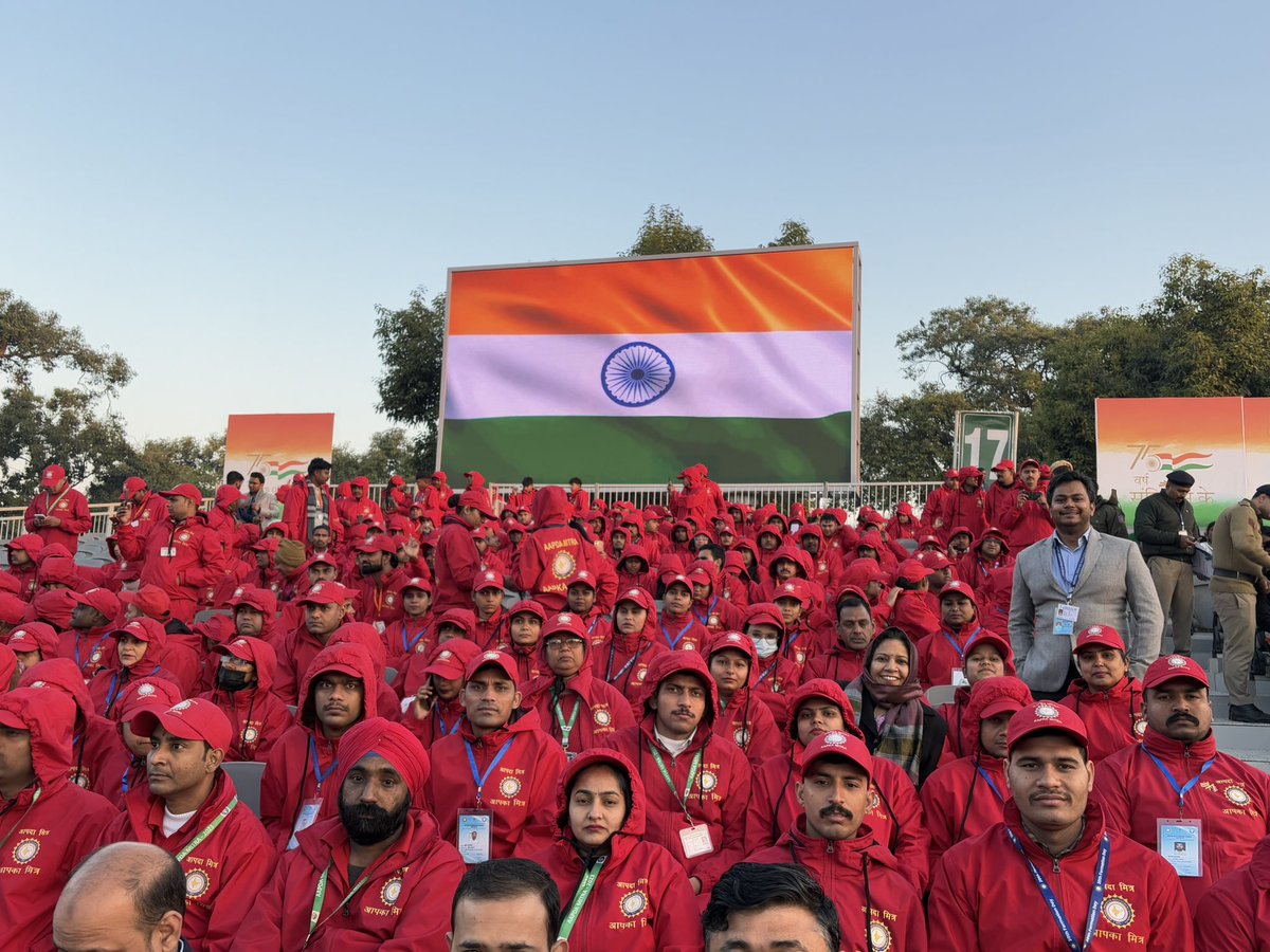 26 जनवरी 2025 दिल्ली गणतंत्र दिवस पर माननीय प्रधानमंत्री जी ने 300 आपदा मित्र को स्पेशल गेस्ट के रूप में आमंत्रित किए माननीय प्रधानमंत्री जी का बहुत बहुत आभार व्यक्त करता हूं 🙏