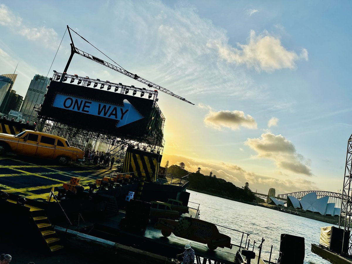 ldshicks's tweet image. My heart's doing the Adelaide's Lament waiting for Guys and Dolls to start on Sydney Harbour! Finally here for this sure bet of a show, a one special for me! 🎲🎶🎆 @OperaAustralia 
#operaharbour #operaaustralia #guysanddolls #luckbealady #feelnewsydney #lovesydney #sydney