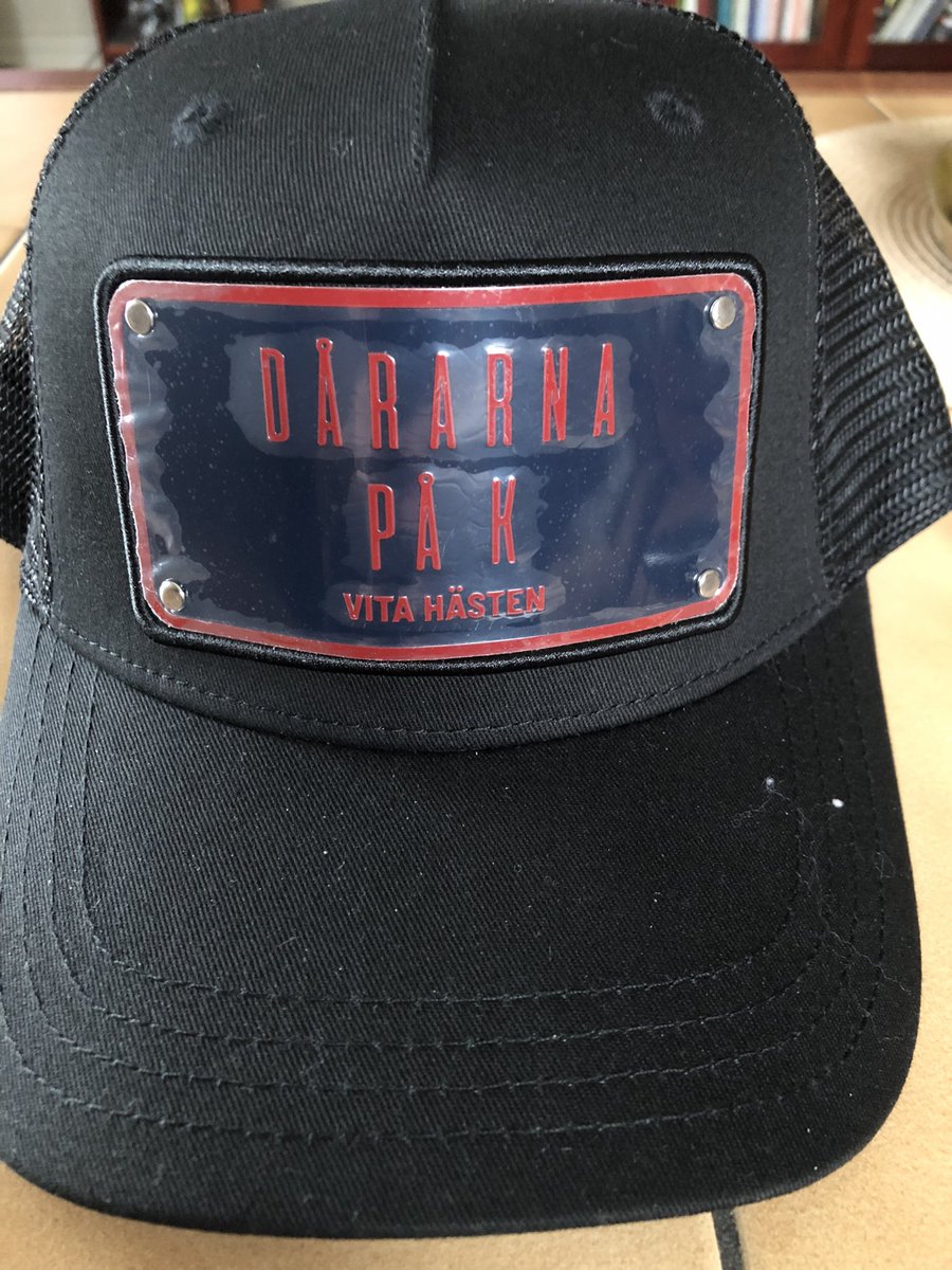 Vi säger Stort Tack till John i Vita Hästens styrelse för våra nya kepsar🐴😃
Mot Hockeyettan🐴❤️