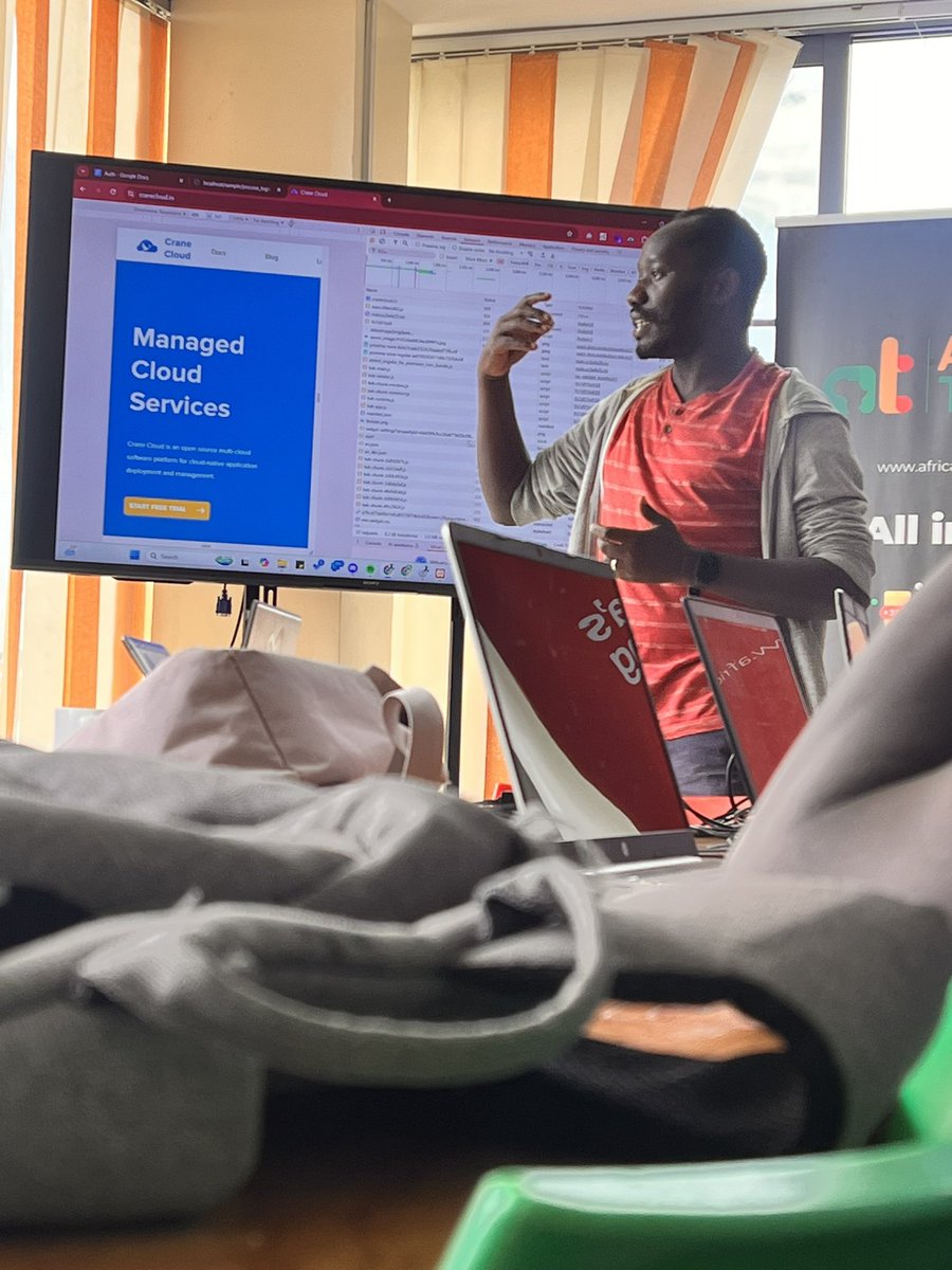 JohnsonMakmot's tweet image. Networking fundamentals from @oquidave 
@ATCommunityKla @ATWomenInTech @Africastalking @ganafaR 
#welovenerds 
#CyberSecurity 
@CraneCloud_io