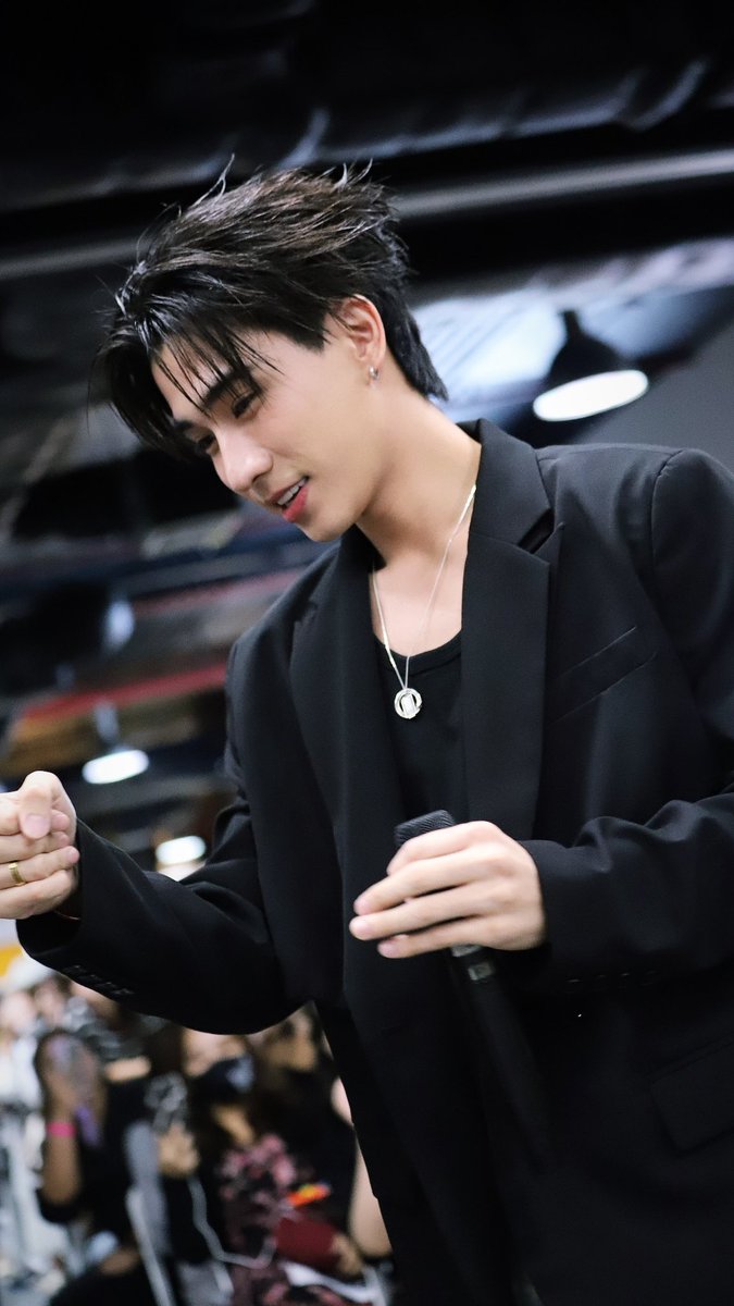 เพิร์ธ โตแล้ว หล่อหนุ่มขึ้น จังคับ 🖤 

PERTH 24CRET DAY 
#PERTHsDAY24th 
#PerthTanapon <a href="/perthppe/">PERTHPPE</a>