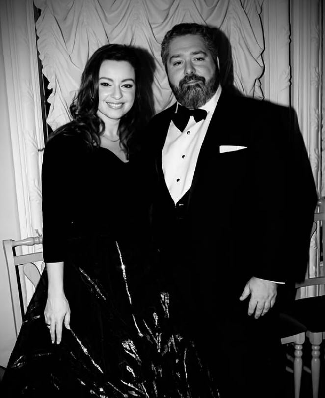 Monarchies2000's tweet image. Le Grand-duc Georges #Romanov, prétendant au trône de 🇷🇺, et la princesse Victoria Romanovna annoncent que leur prochain enfant à venir sera une fille . Ils sont déjà les heureux parents d'un prince Alexandre, né en 2022. #monarchie #monarchy #Russia #Russie #монархия