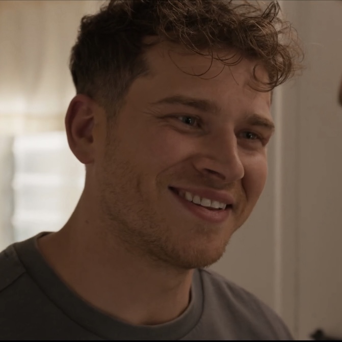 starkkbuckley's tweet photo. HE LOOKS SO HOT https://t.co/5owqcurghA