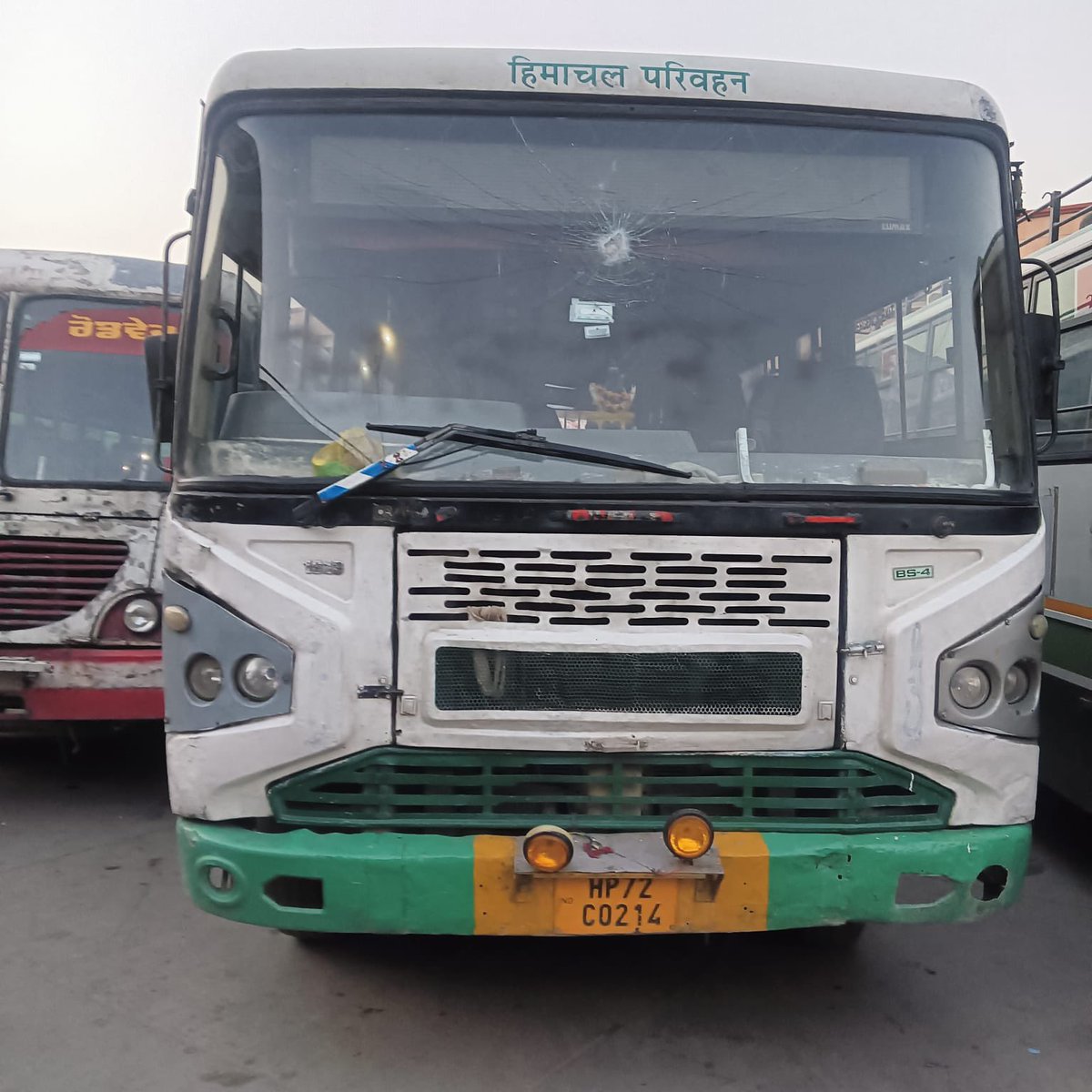 tomar_pee's tweet photo. Punjab में HRTC बसों में फिर तोड़फोड़, क्या किसी बड़ी अनहोनी का इंतज़ार कर रही सरकार:
पूरी खबर: https://t.co/zZpzBm0cPI https://t.co/G8XoTrFh5e