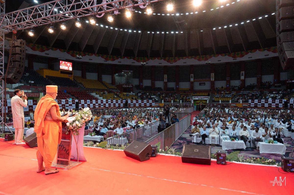 gaganbaradia's tweet photo. Feeling inspired &amp; energized for what’s ahead! 🚀

📸 Glimpses from the event! #Prerna2025 #JITO #GyanvatsalSwami #JITORaipur #Motivation #Leadership #EventHost #Inspiration https://t.co/GWZtCBqAh3